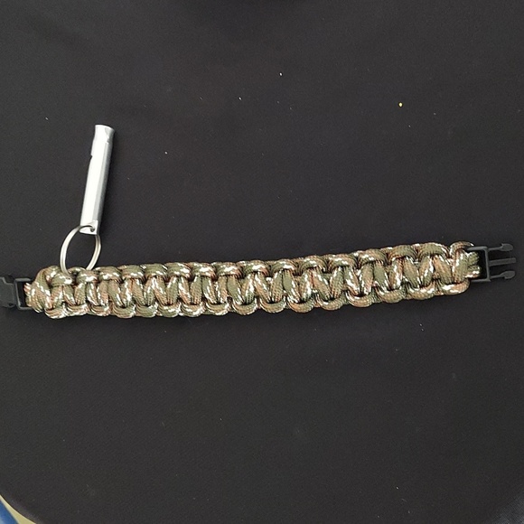 Survival Bracelet and Whistle (NEW) - Picture 5 of 7